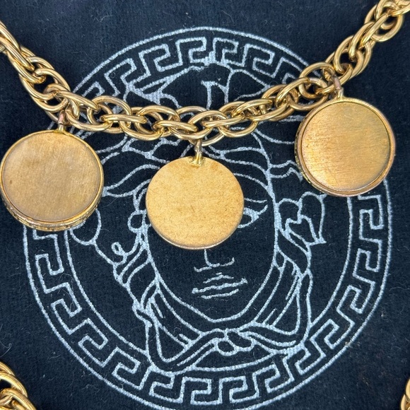 Versace  -RRRE- HRD TO FIND Gold Rope Chain Necklace with Medallions Crystals. - Picture 13 of 13